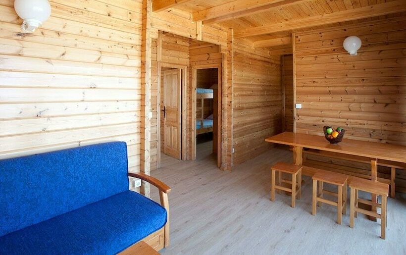بانگلوی استاندارد, Camping Bayona Playa