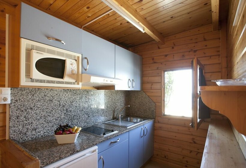 بانگلوی استاندارد, Camping Bayona Playa