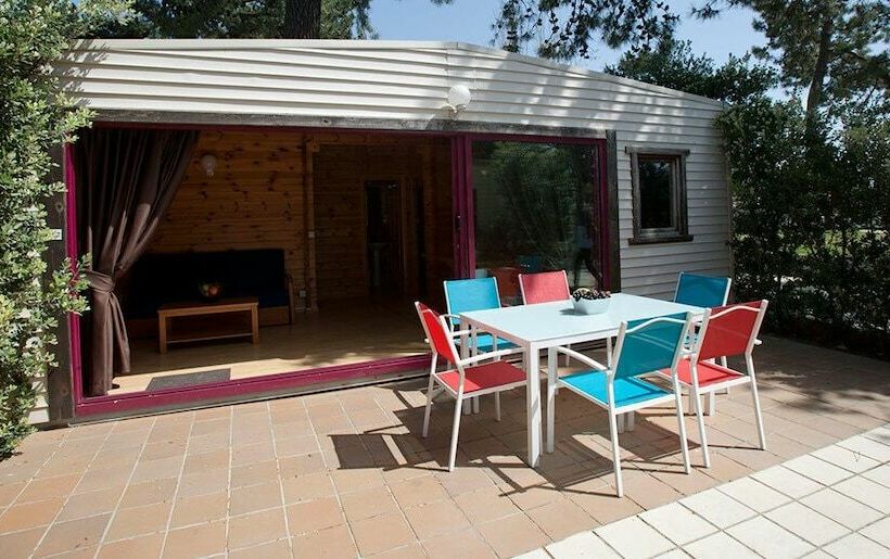 بانگلوی استاندارد, Camping Bayona Playa