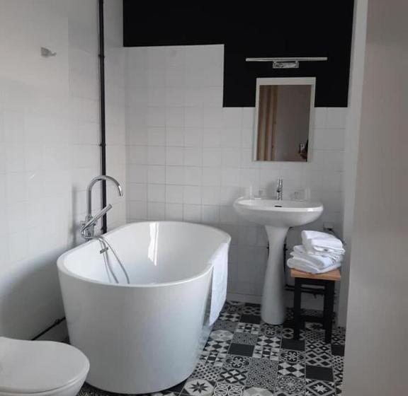 غرفة ديلوكس, Le Haylton