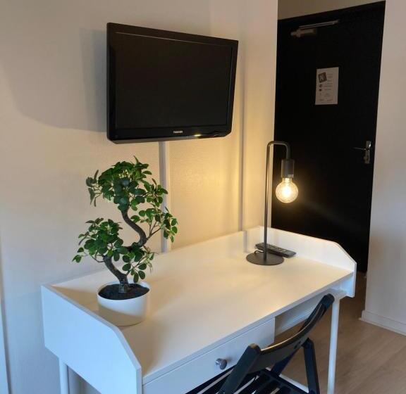 غرفة قياسية, Le Haylton