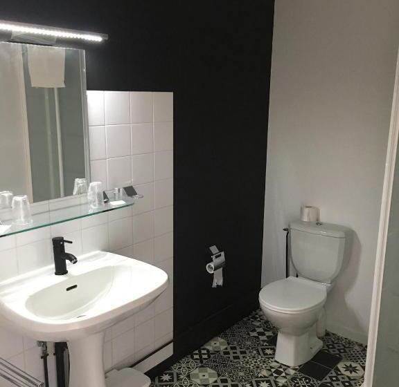 غرفة قياسية مزوَّدة بشُرفة, Le Haylton