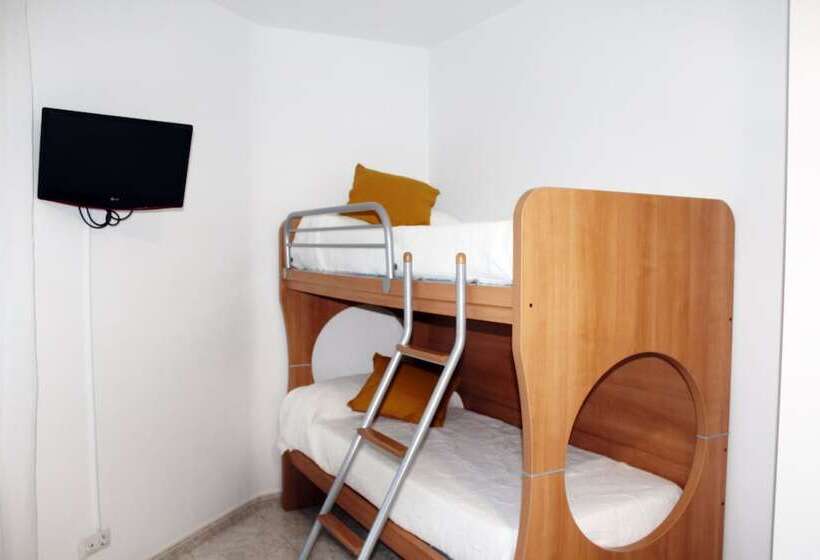 חדר סטנדרט לשלושה, Pensión Playa De Sardiñeiro