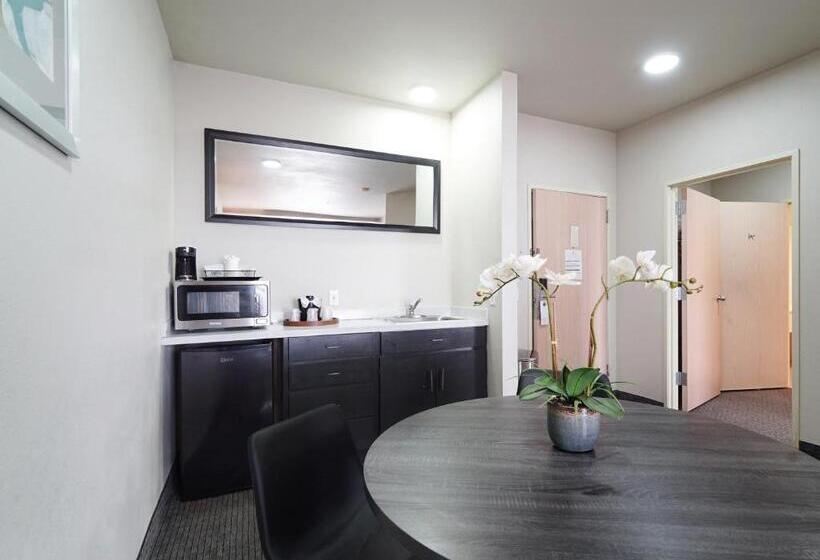 Люкс Deluxe Вид на Море, Bayvue Hotel, Resort & Suites