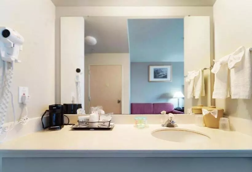 キングサイズベッドのスタンダードルーム, Bayvue Hotel, Resort & Suites
