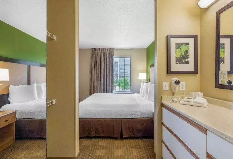 استودیوی لوکس, Extended Stay America Suites  Boston  Burlington