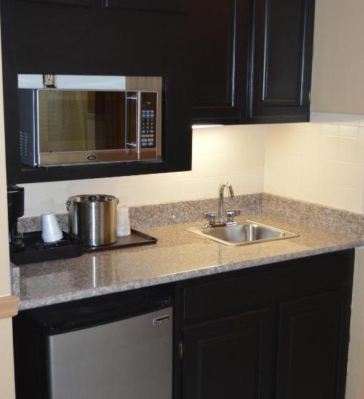 キングサイズベッドのスタンダードルーム, Hollow Inn And Motel