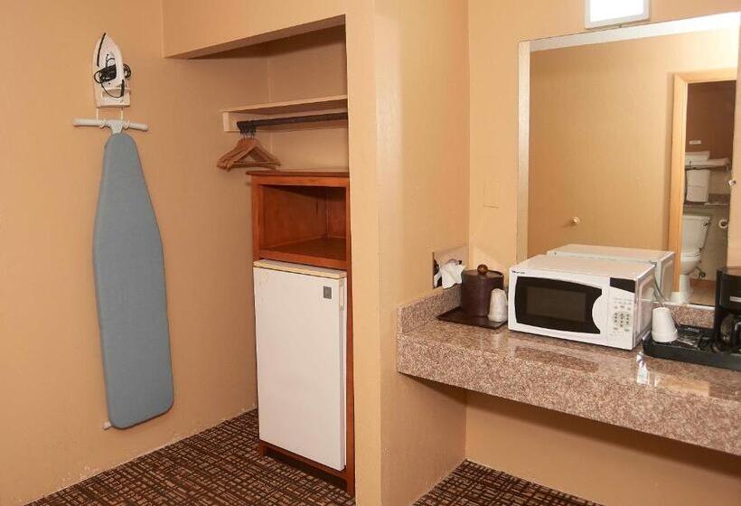 スタンダードルーム, Hollow Inn And Motel