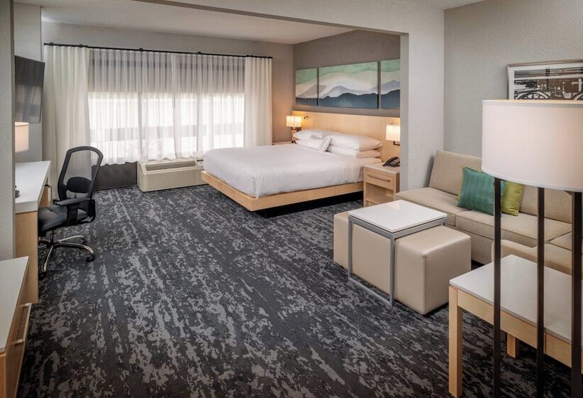 클럽 스위트, Delta Hotels By Marriott Huntington Downtown