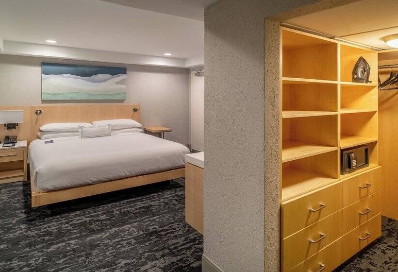 Президентский Люкс, Delta Hotels By Marriott Huntington Downtown