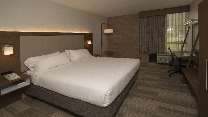 חדר סטנדרט עם מיטת קינג, Holiday Inn Express San Antonio Airport, An Ihg