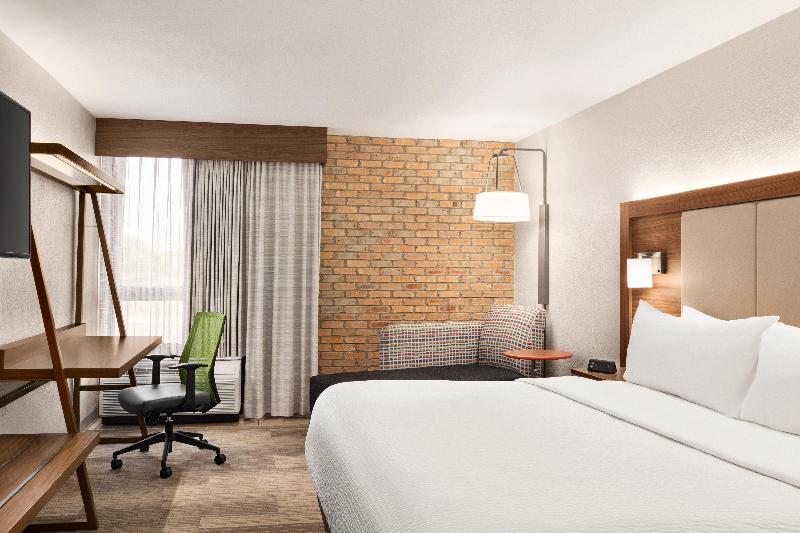 带大床的标准间, Holiday Inn Express   San Antonio Airport, An Ihg