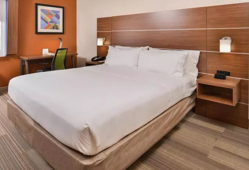 اتاق استاندارد با تخت بزرگ, Holiday Inn Express Westley, An Ihg