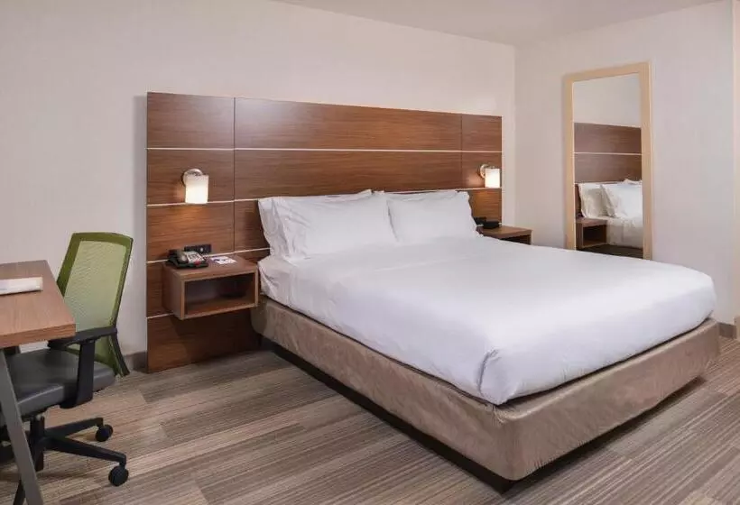 اتاق استاندارد با تخت بزرگ, Holiday Inn Express Westley, An Ihg
