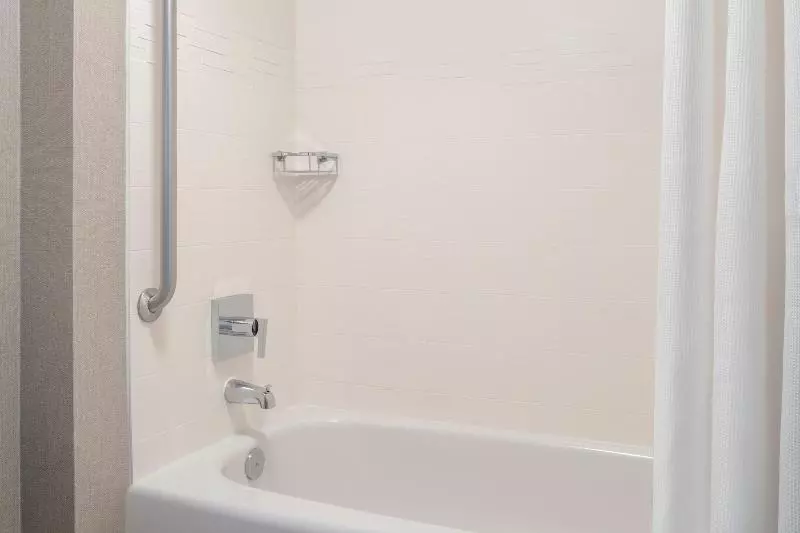 キングサイズベッドのスイートルーム, Holiday Inn Express Wilson I 95, An Ihg