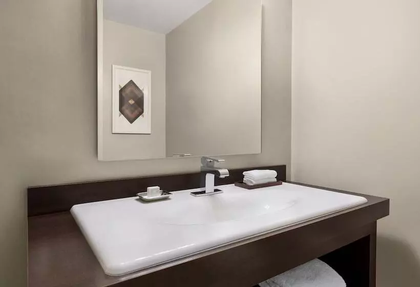 سوییت, Magnolia Hotel Denver, A Tribute Portfolio