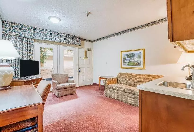 سوییت, Oyo Hotel Monroe La I 20