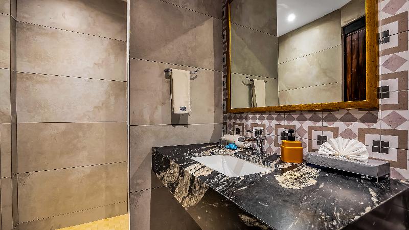 جناح جونيور, Oyo Hotel Monroe La I 20