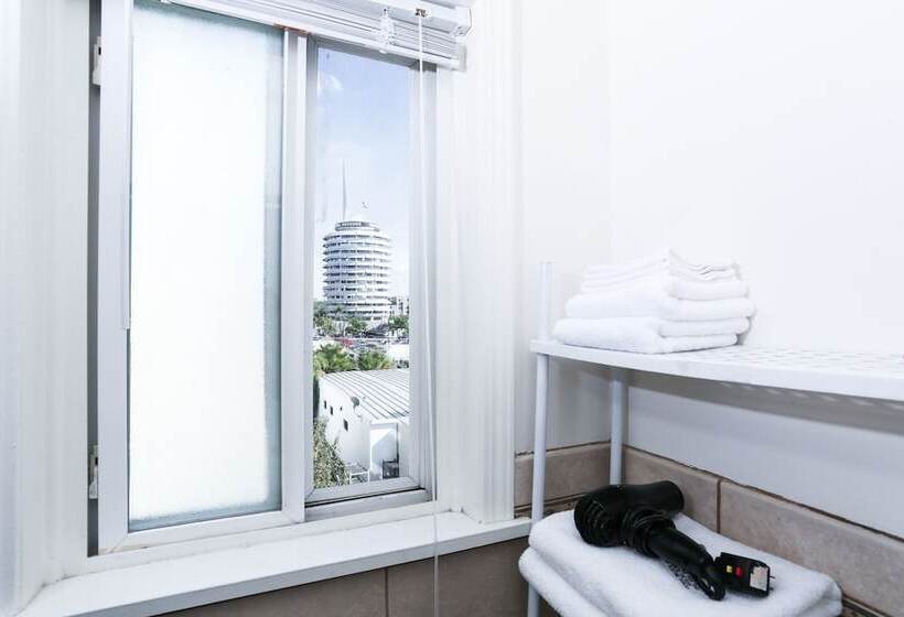 غرفة سوبيريور, The Hotel Hollywood