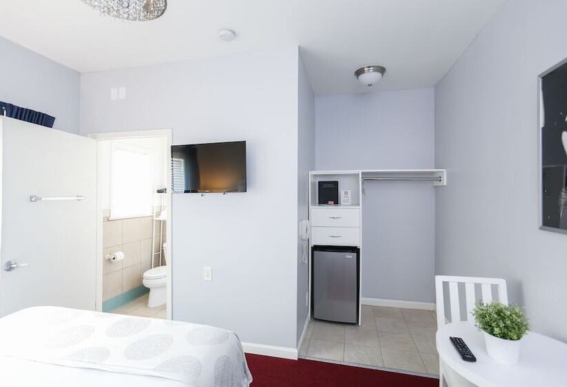 غرفة سوبيريور, The Hotel Hollywood