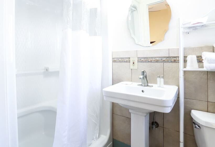 إستوديو قياسى, The Hotel Hollywood