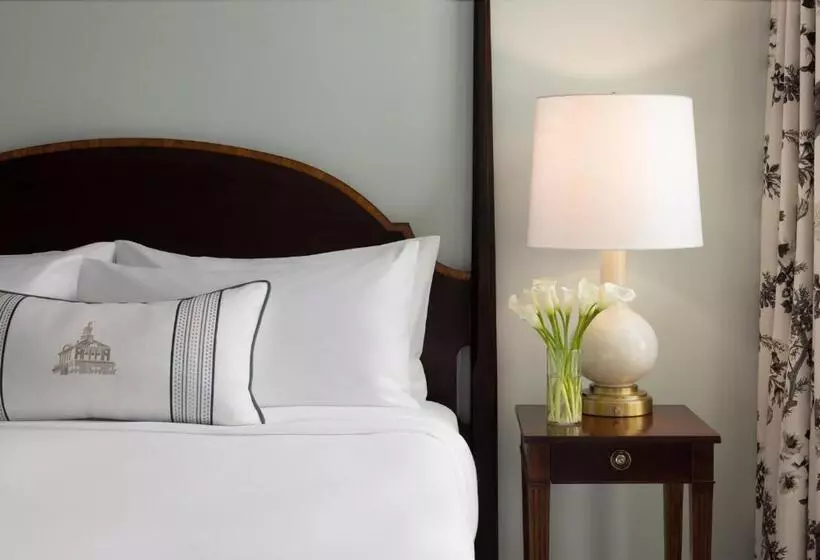 キングサイズベッドのデラックスルーム, The Omni Homestead Resort & Spa