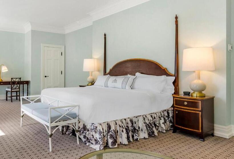 スタンダードスタジオ, The Omni Homestead Resort & Spa