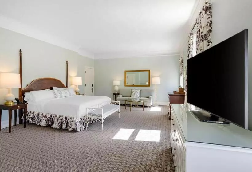 スタンダードスタジオ, The Omni Homestead Resort & Spa