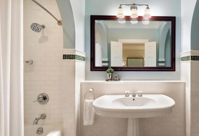 프리미엄 룸, The Omni Homestead Resort & Spa