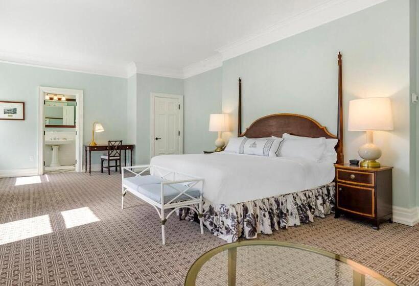 이그제큐티브 스위트 킹침대, The Omni Homestead Resort & Spa