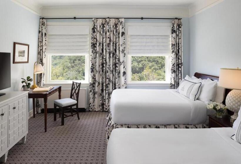 クイーンベッドのデラックスルーム, The Omni Homestead Resort & Spa