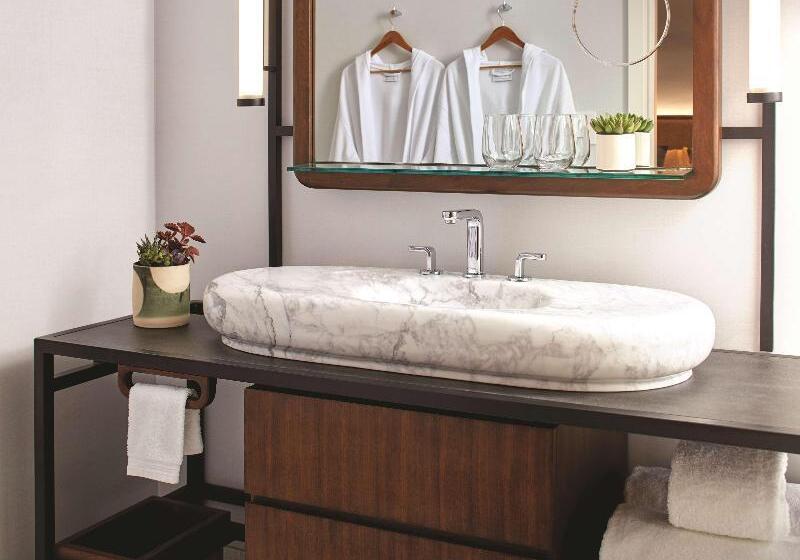 クイーンベッドのデラックスルーム, The Omni Homestead Resort & Spa