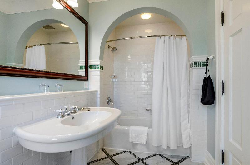 景色の見えるデラックスルーム, The Omni Homestead Resort & Spa