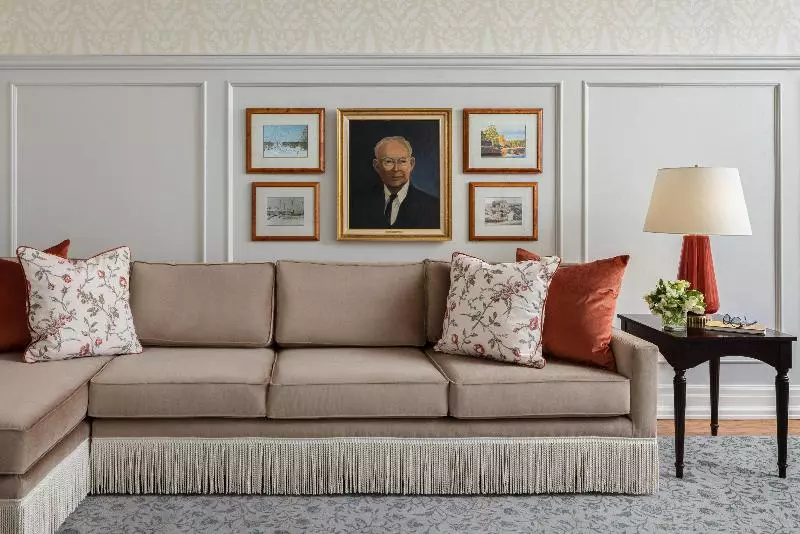 デラックススイート, The Omni Homestead Resort & Spa