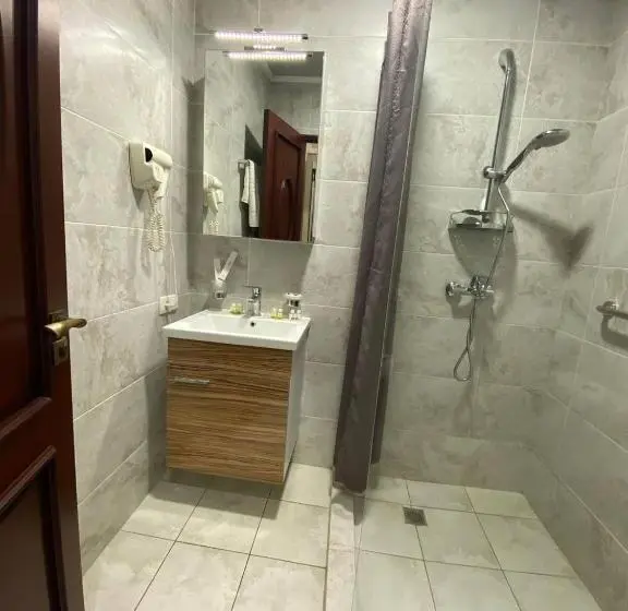 اتاق لوکس, Orzu