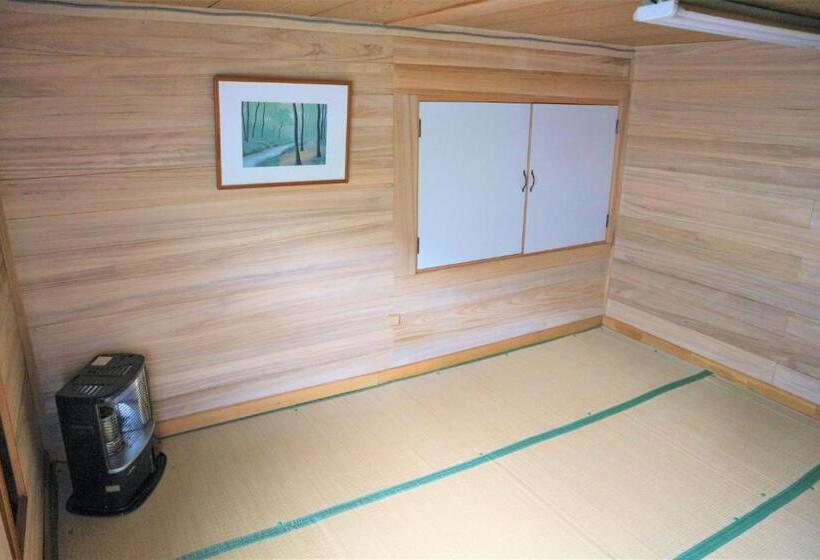 غرفة قياسية حمام مشترك, Wasai Kan