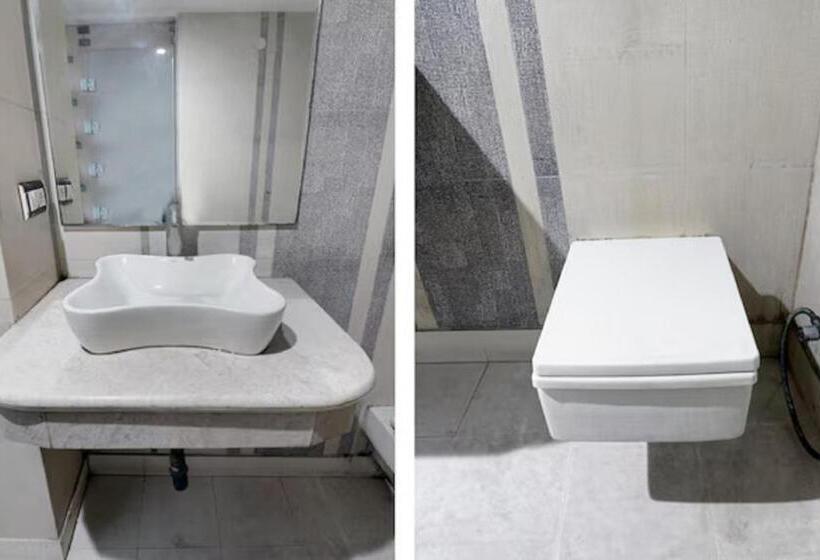 חדר סופריור, Shivdev International