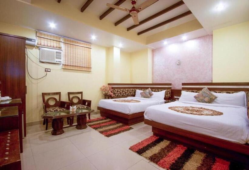 اتاق لوکس خانوادگی, Shivdev International