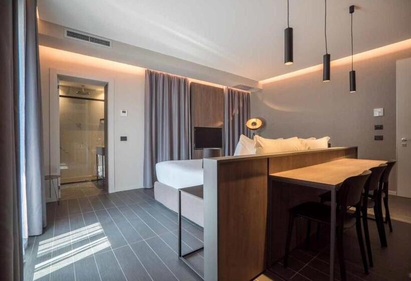 标准工作室, Be Mate Via Tivoli