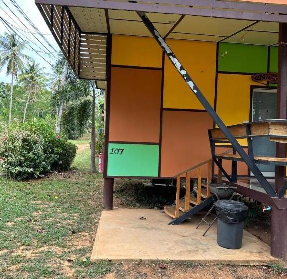 Семейное Бунгало, Fine Times Resort