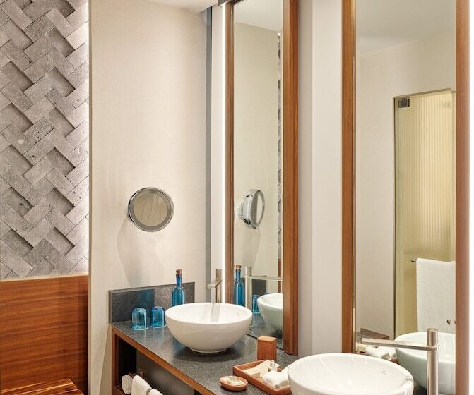 Club Room King Bed, Grand Fiesta Americana Oaxaca