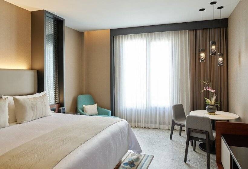 Club Room King Bed, Grand Fiesta Americana Oaxaca