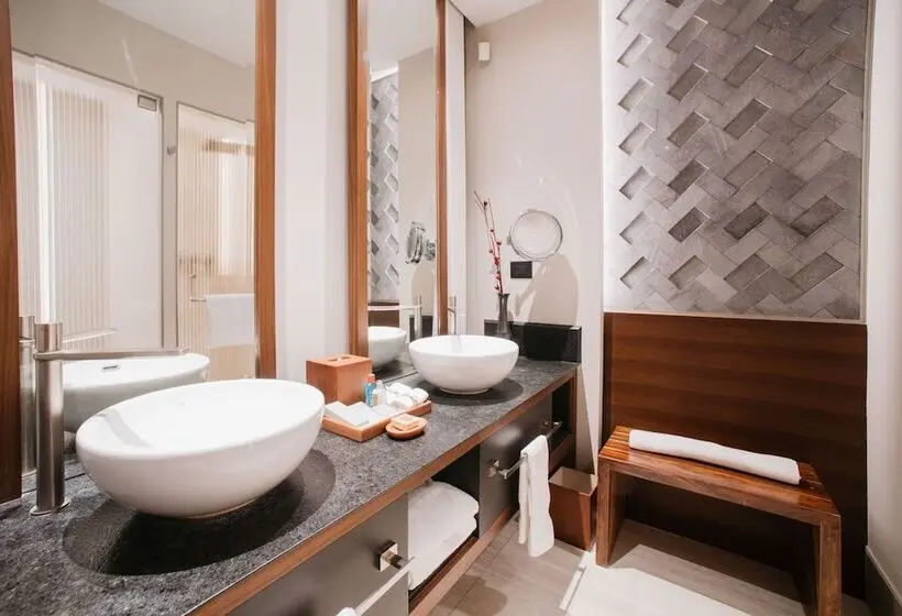 Club Room King Bed, Grand Fiesta Americana Oaxaca