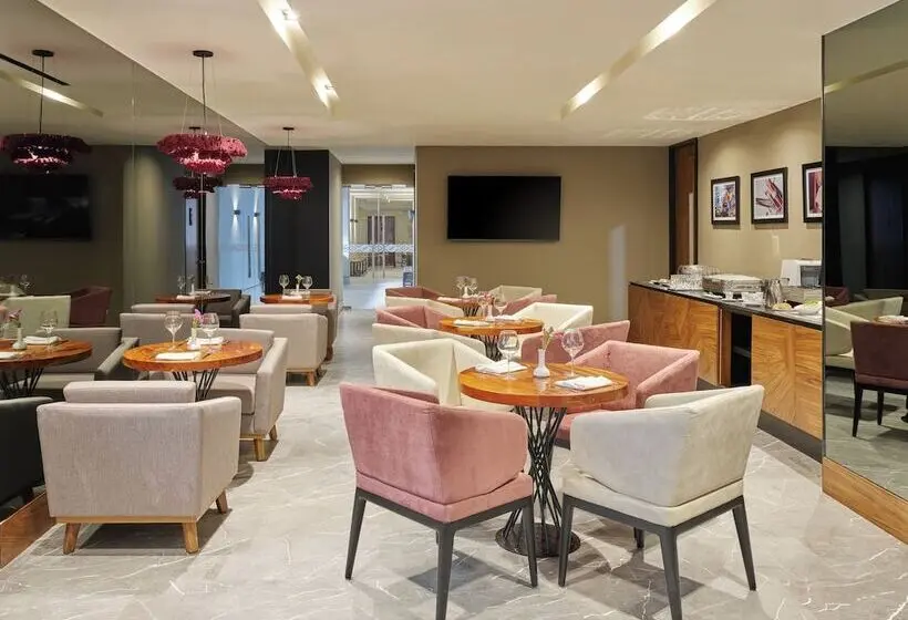 اتاق کلاب, Grand Fiesta Americana Oaxaca