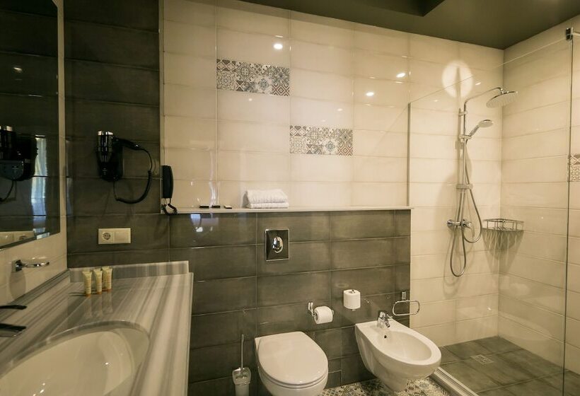 اتاق لوکس سه تخته, Vertex