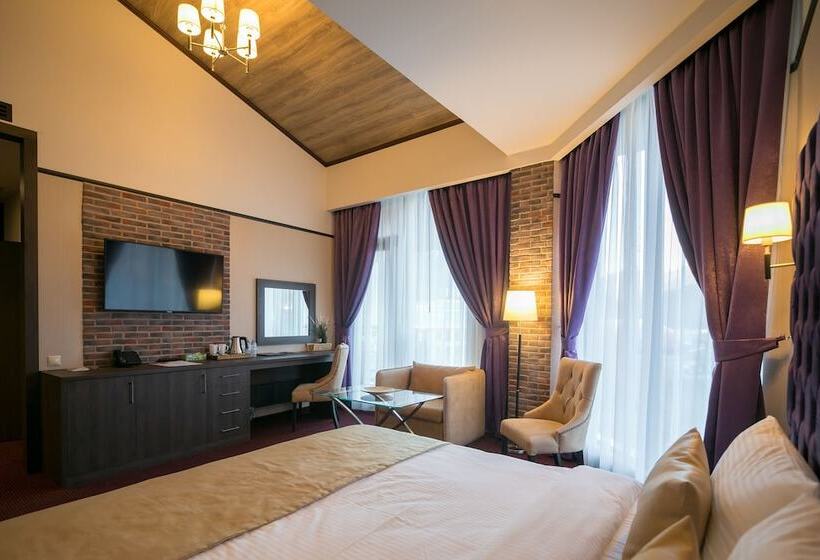 اتاق لوکس سه تخته, Vertex