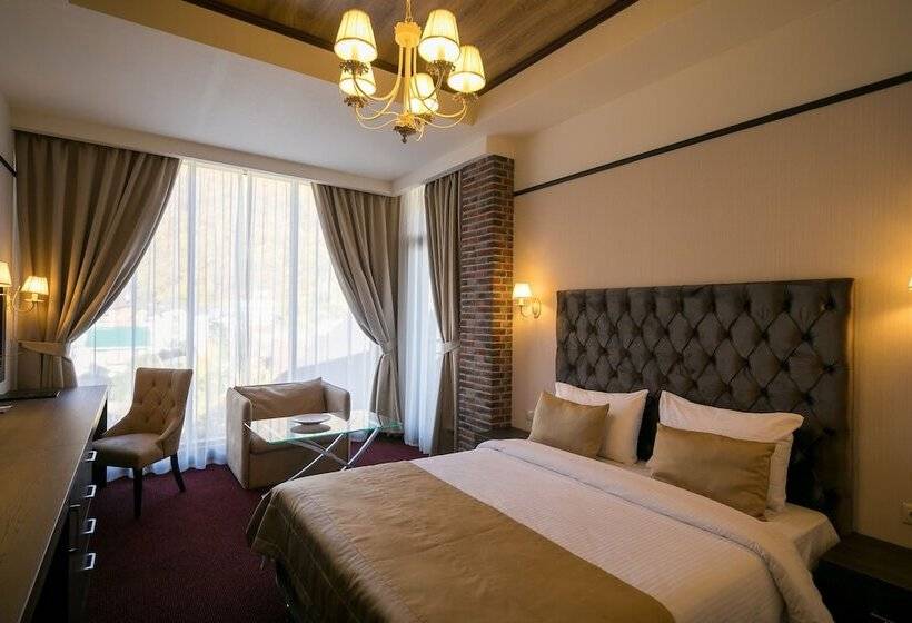 اتاق لوکس سه تخته, Vertex