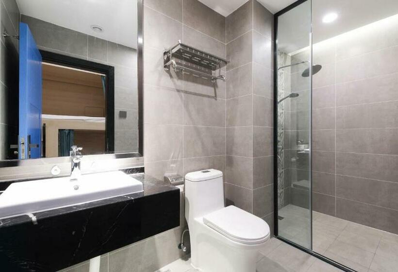 اتاق عادی, Zou Qu Ye Travel