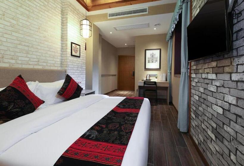 اتاق لوکس, Zou Qu Ye Travel