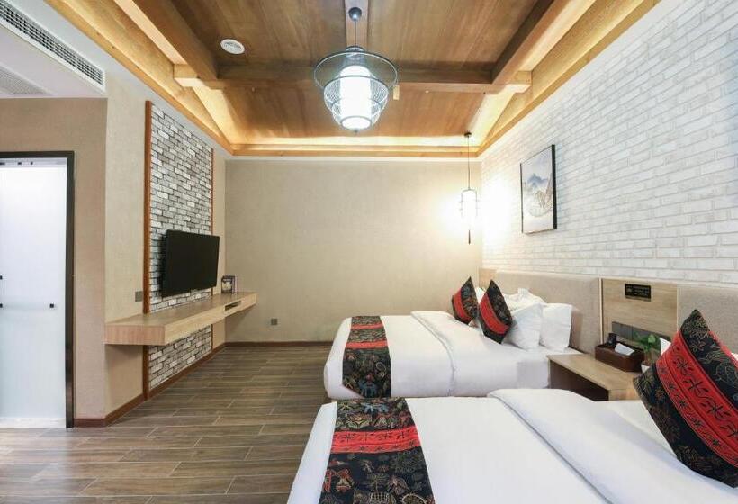 اتاق اکونومی, Zou Qu Ye Travel